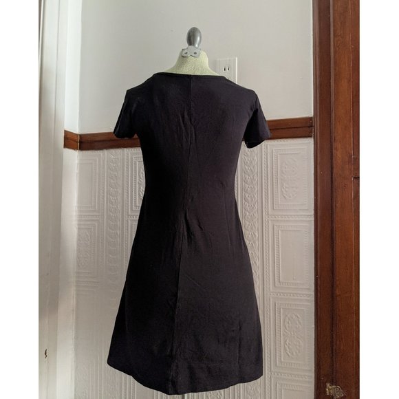 Fluide black dress with white skull detail, small t-shirt dress - Picture 10 of 12